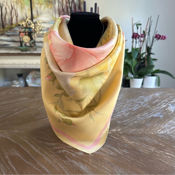 Authentic Salvatore Ferragamo Scarf - Picture 3 of 10